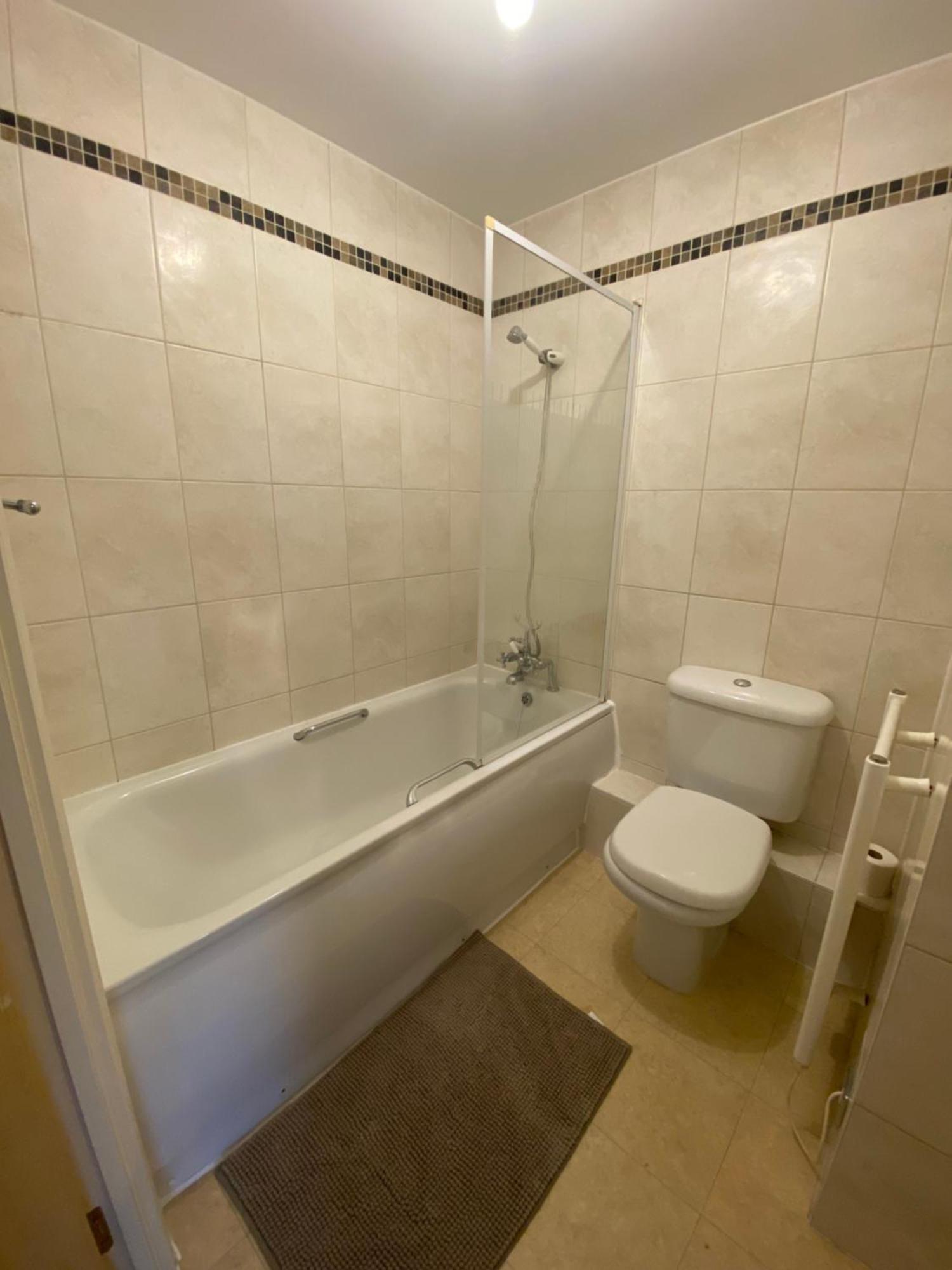 2 Bedroom Flat In Riverside West London Luaran gambar
